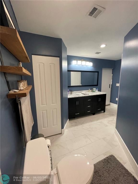 Building Photo - 8517 NW 9th Pl