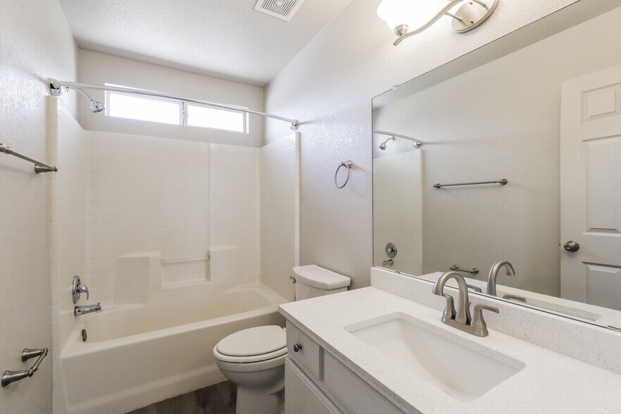 Building Photo - 6111 N Samantha Grove Dr