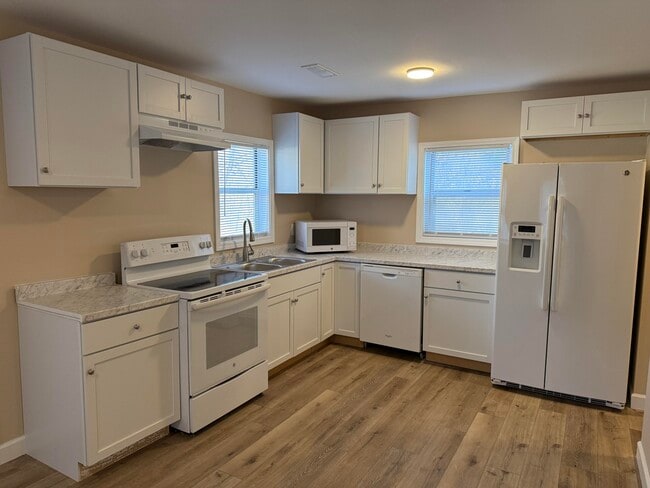 Building Photo - 532 Old Stage Rd