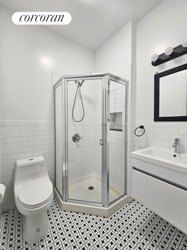 Building Photo - 104 Bedford Ave