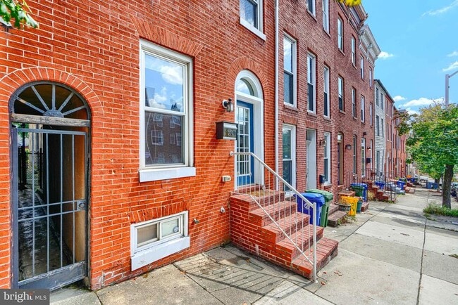 Building Photo - 229 S Washington St