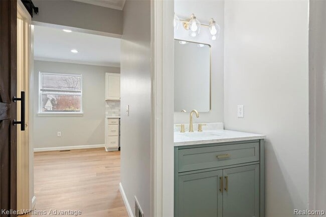 Building Photo - 33533 Rhonswood St