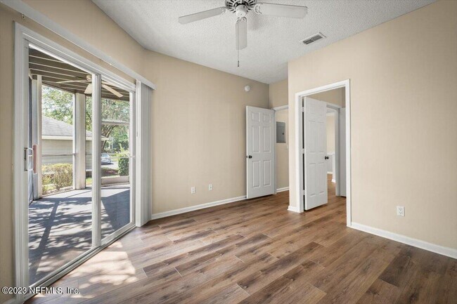 Building Photo - 3938 Hendricks Ave