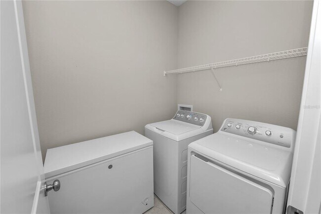 Building Photo - 6577 Great Bear Dr