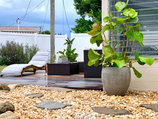 Building Photo - 52 River Shore Dr