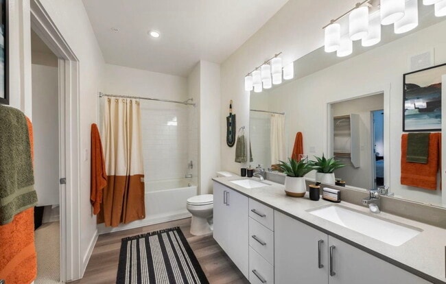 Building Photo - 2105 Forum Dr