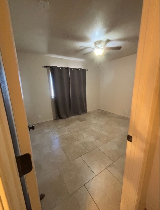 Building Photo - 3 Bedroom - 2 Bath Home