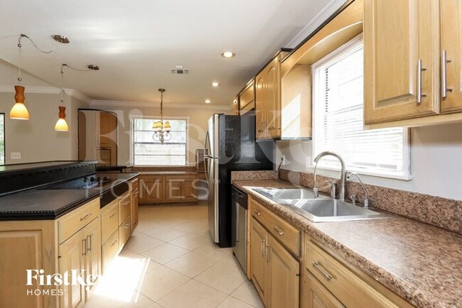Building Photo - 4582 Brook Dr