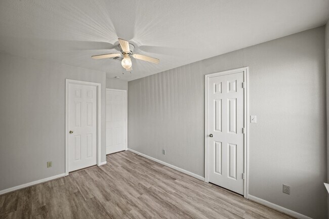 Building Photo - 4636 Mayflower St