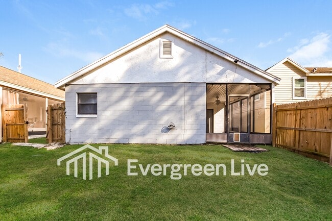 Building Photo - 1946 Larkwood Dr