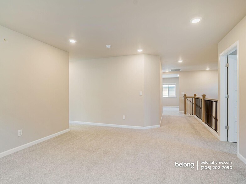 Building Photo - 33149 Glacier Ave SE