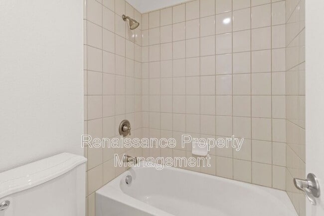 Building Photo - 288 W Fauna Ave