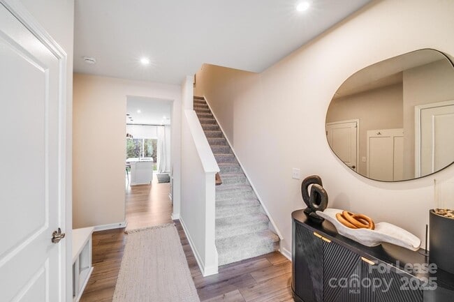 Building Photo - 3133 Hutton Gdns Ln