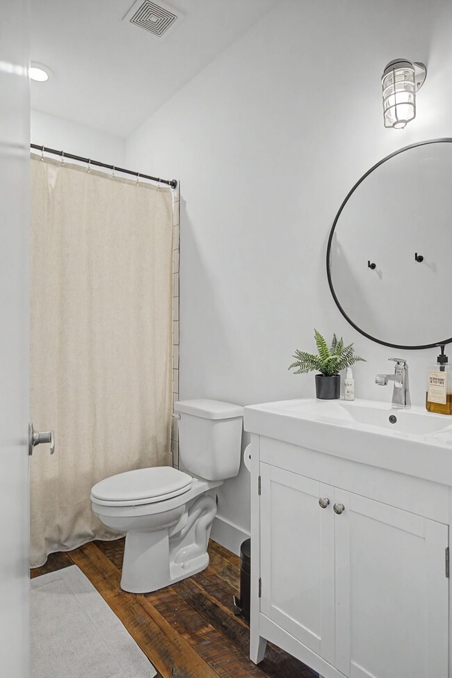 Building Photo - 1225 4th Ave S