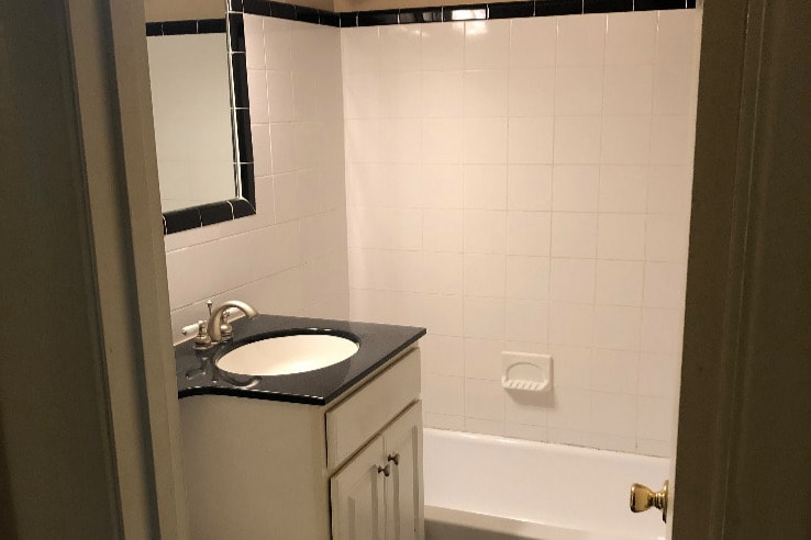 Bathroom - 8708 Manchester Rd