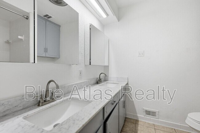 Building Photo - 7747 Dentcrest Dr