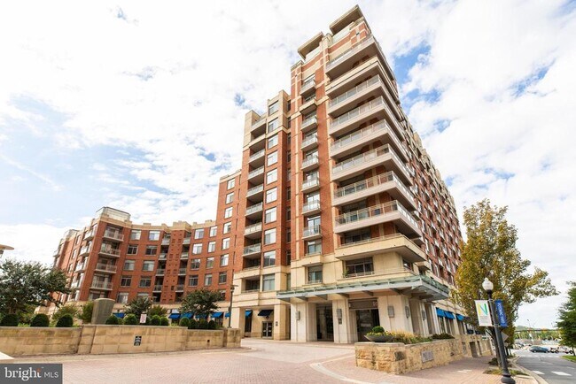 Building Photo - 3600 S Glebe Rd