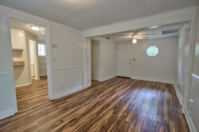 Building Photo - 2002