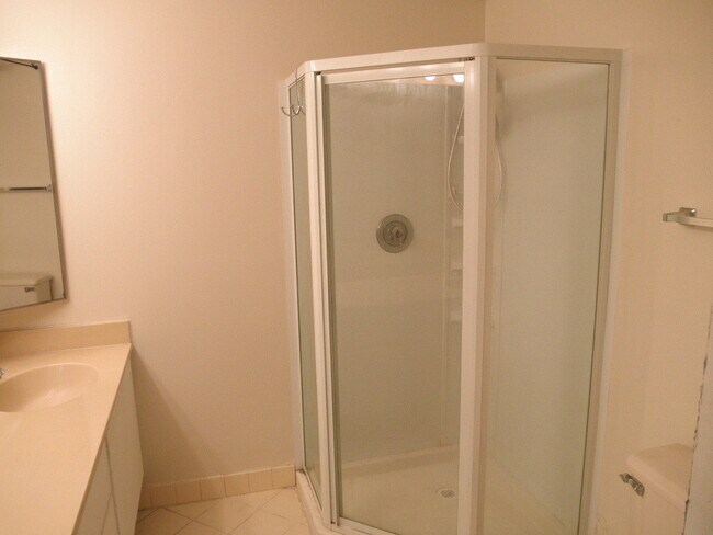Building Photo - 731 Mill Valley Pl