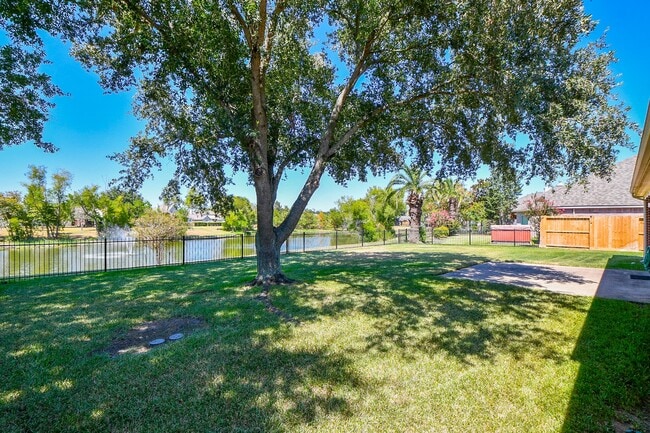 Building Photo - 6206 Fawnlake Dr