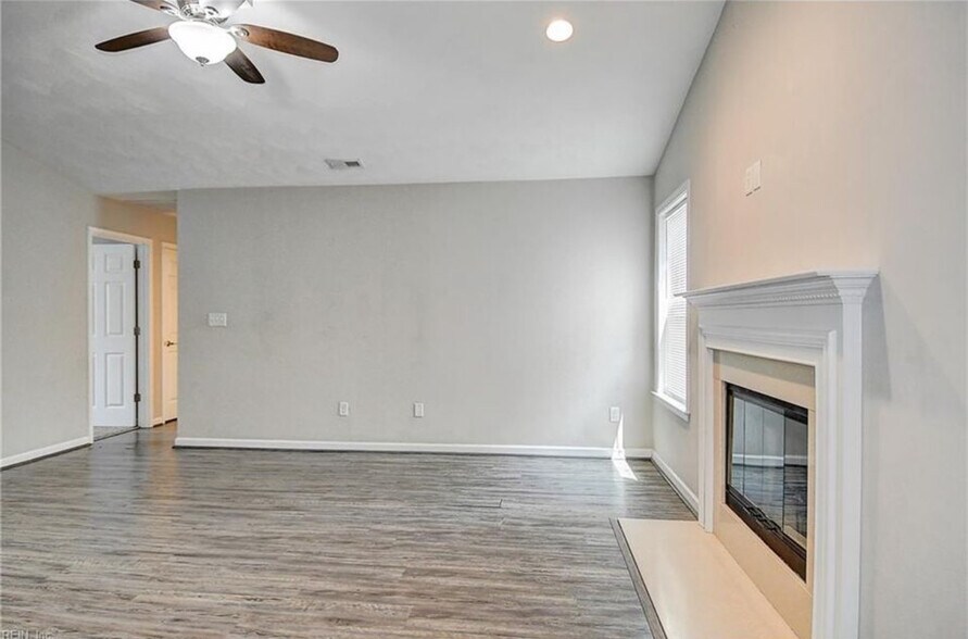 Building Photo - 1106 Eaglewood Dr