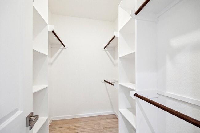 Building Photo - 925 Bianco Ln