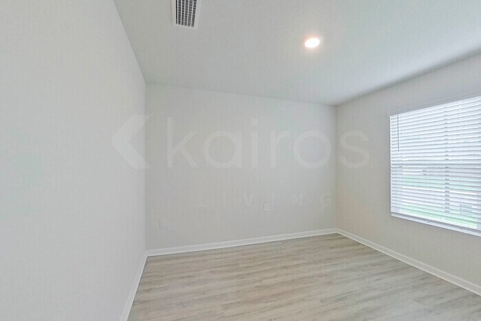 Building Photo - 401 Monarch Ln