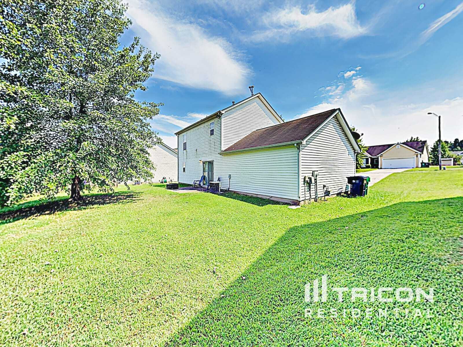 Building Photo - 8716 Rozumny Dr