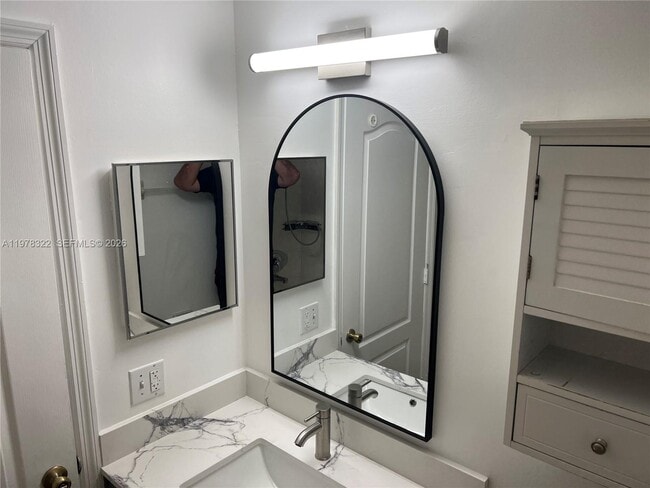 Building Photo - 110 SW 109th Ave