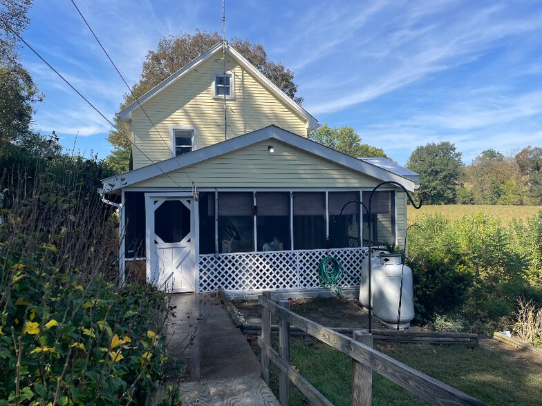 Building Photo - 1321 Deibler Gap Rd