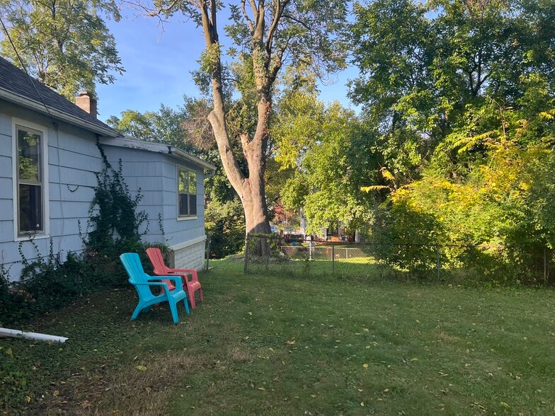 Building Photo - 738 Griswold St