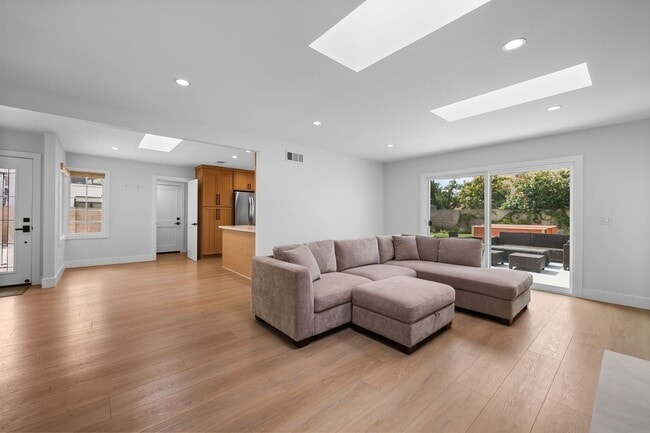 Building Photo - Modern Indoor / Outdoor Living with Resort-Style Yard & Bonus Suite