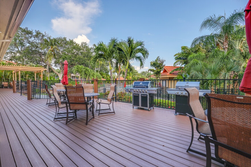 Building Photo - 1625 Windy Pines Dr