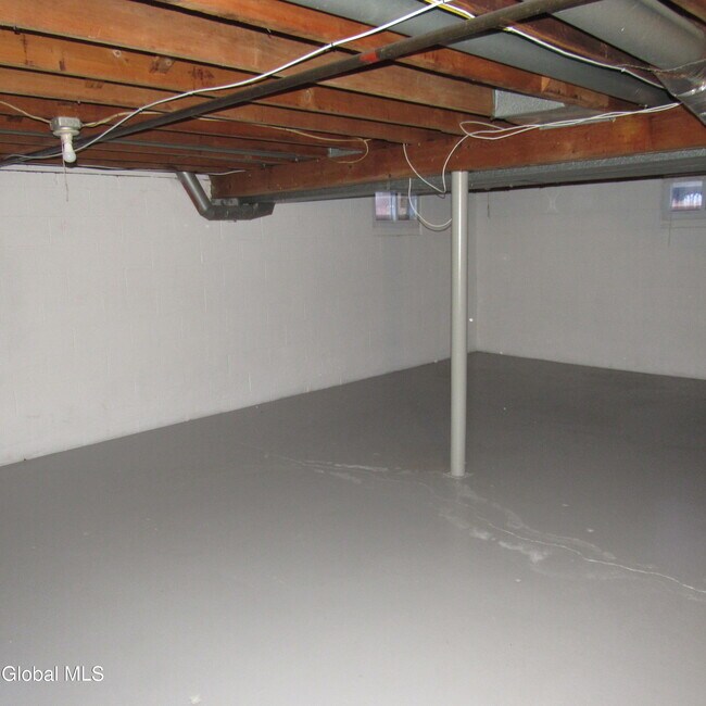 Building Photo - 34 B Commodore St