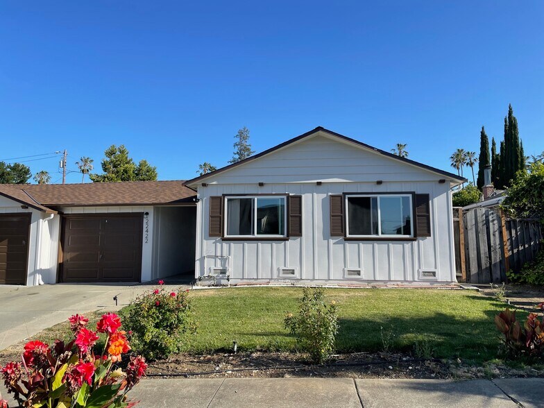Primary Photo - 22422 Walnut Cir S