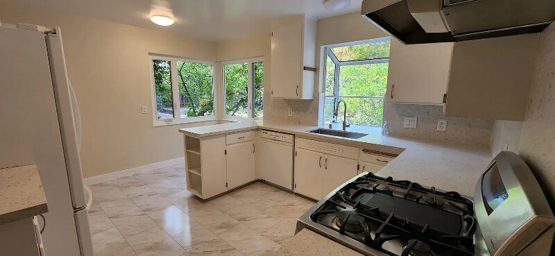 Building Photo - 4088 Laguna Way