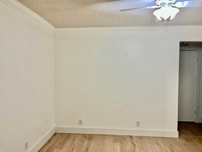 Building Photo - 2631 SW 4th St