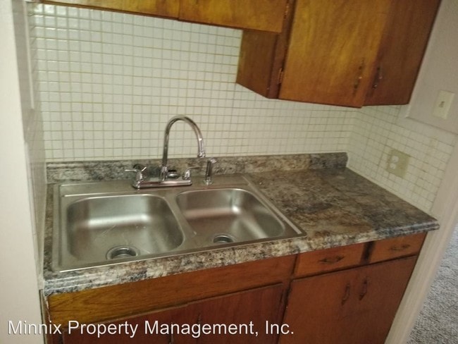 Building Photo - 1 br, 1 bath Apartment - 226 N. Magdalen