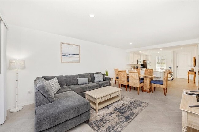 Building Photo - 12280 Wellen Golf St