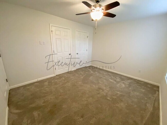 Building Photo - Willows Apartments