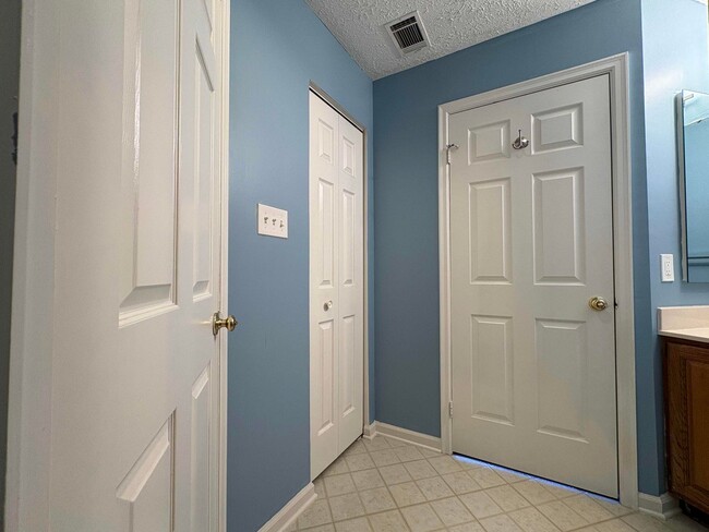 Building Photo - Great 2 Bedroom 2 Bath in Germantown