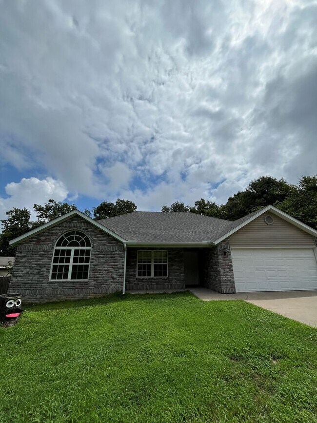 Primary Photo - Remodeled 3 bedroom 2 bath home, all new! ...