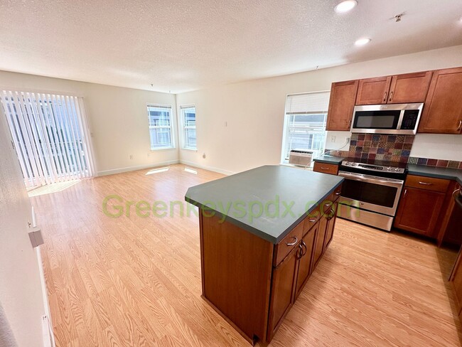 Building Photo - 1-Bedroom Townhouse in St. John's with Bon...