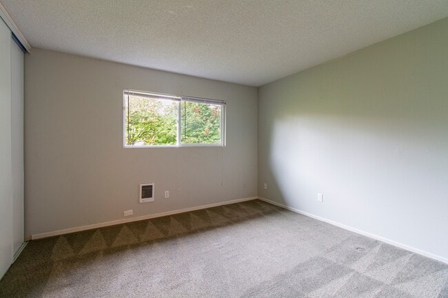 Building Photo - becju03