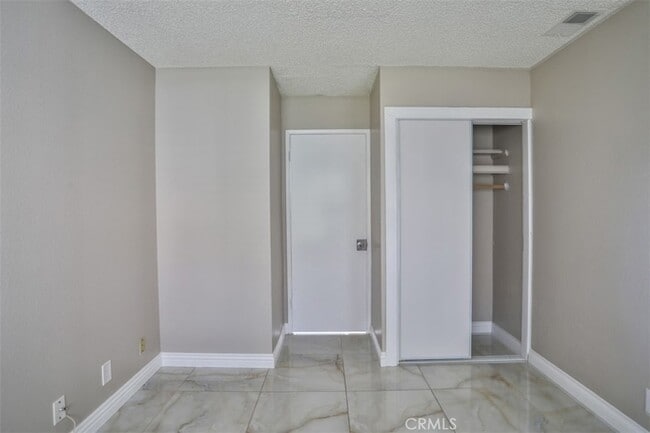 Building Photo - 176 Cll Renata