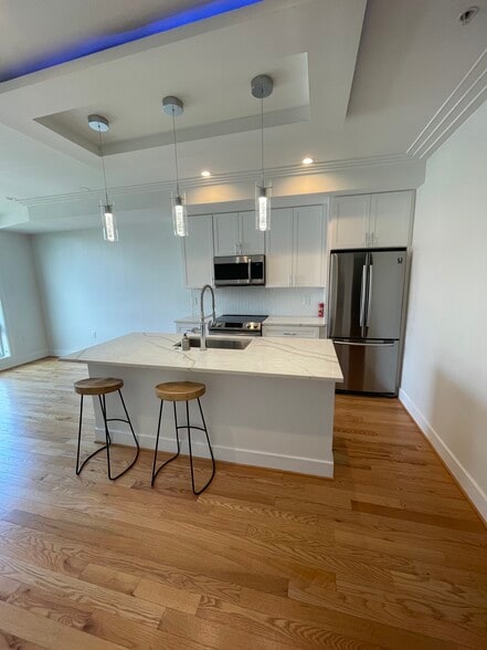 Building Photo - 1404 Meridian Pl NW