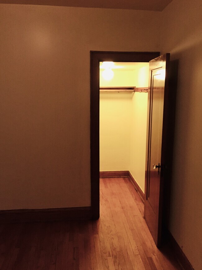 Building Photo - 1924 Kenilworth Ave