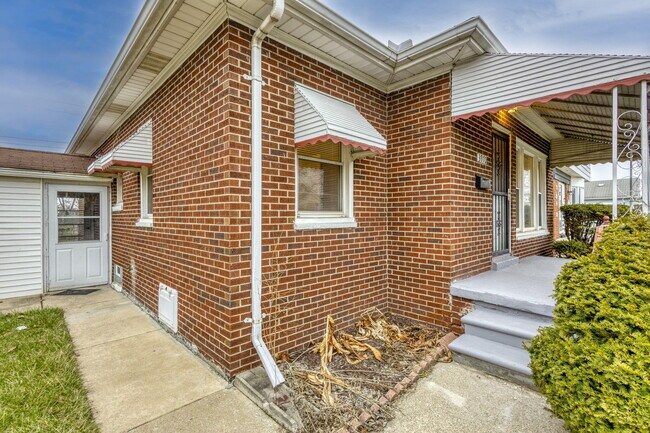 Building Photo - 3970 11th St