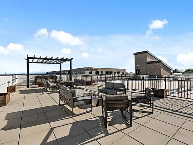 Building Photo - 2729 W 28th Ave