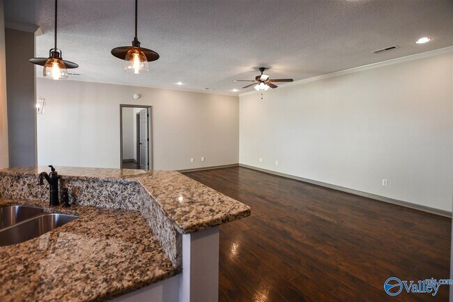 Building Photo - 101 Bridle Trce Ln